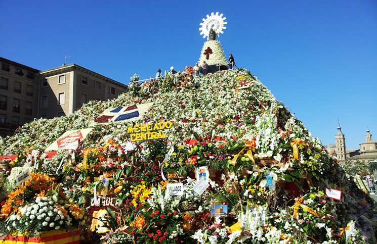 "Ofrenda flores Virgen de El Pilar Zaragoza"